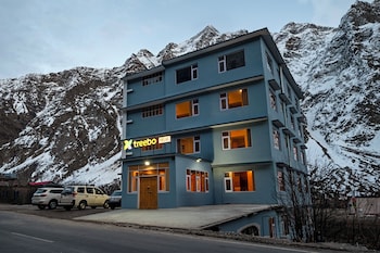 treebo melag jispa with mountain view