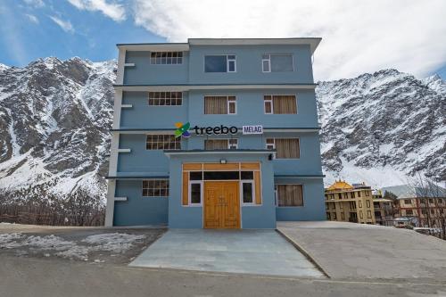 treebo melag jispa with mountain view