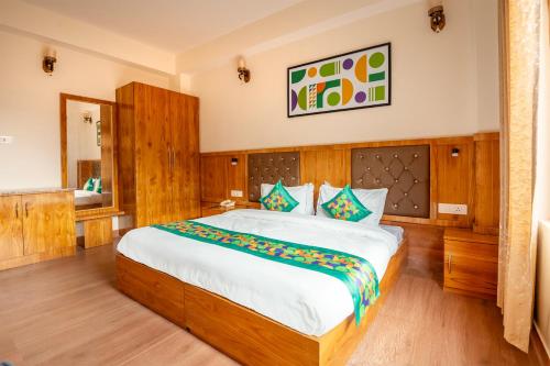 treebo melag jispa with mountain view