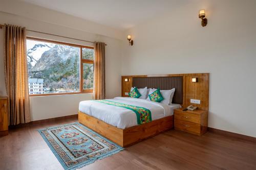 treebo melag jispa with mountain view