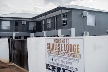 Silalise Lodge,,3 star