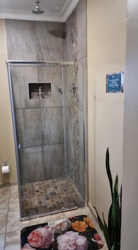 Flower Lane Guesthouse,,5 star