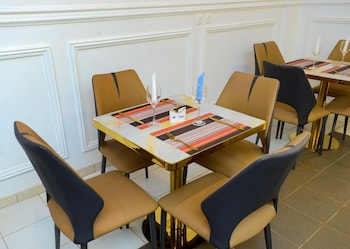 Hotel Le Flamboyant,,3 star