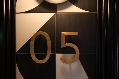 no 5 by warren collection