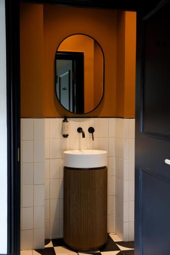 no 5 by warren collection