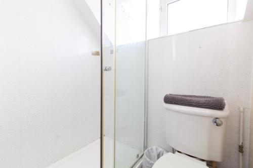 brookvale guest house room 13