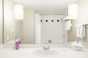 coast victoria hotel and marina by apa