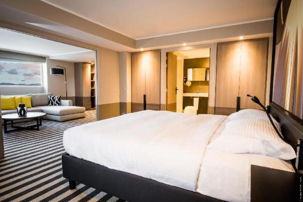simon hotel