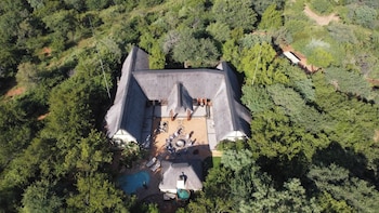 etnika manor house