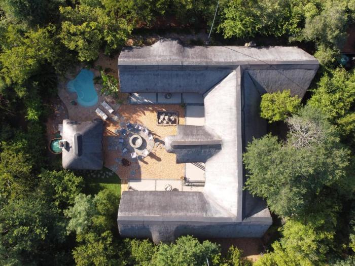 etnika manor house