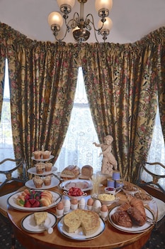 The Charles Pacific Grove - Artfully Designed Inclusive Inn,,3 star