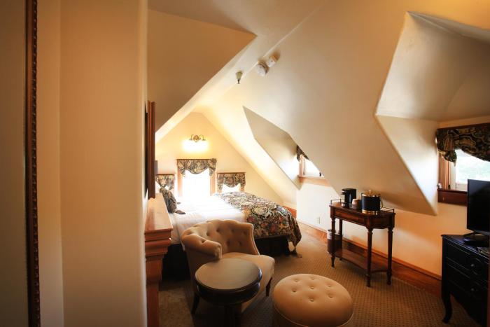 the charles pacific grove artfully designed inclusive inn