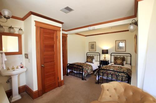 the charles pacific grove artfully designed inclusive inn