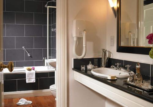 dunraven arms hotel