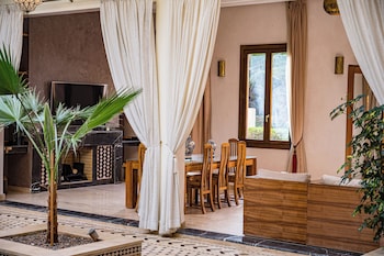 Riad Tonaroz,,3 star
