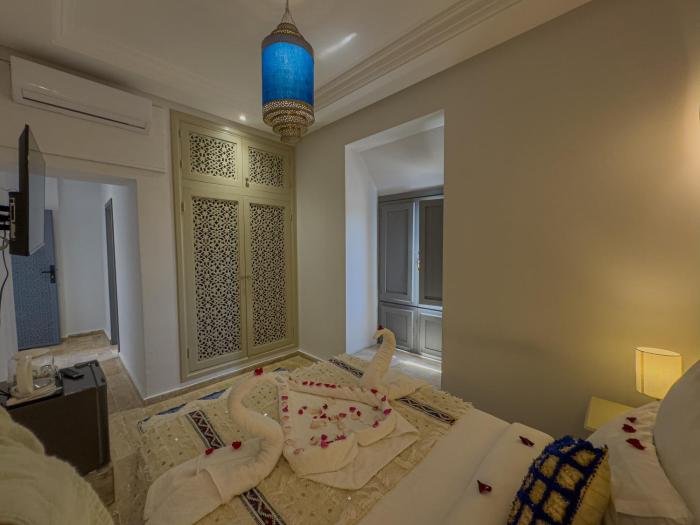 riad tonaroz