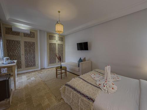 riad tonaroz