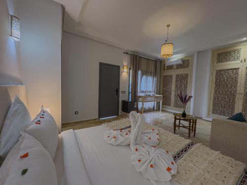 riad tonaroz
