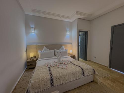 riad tonaroz