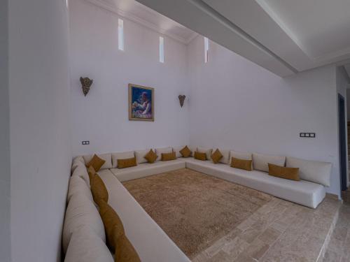 riad tonaroz