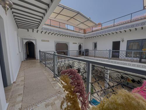 riad tonaroz