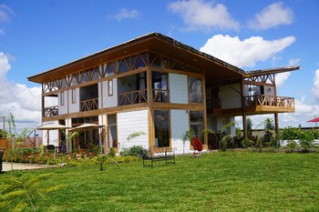 moyoni africa lodge and tours