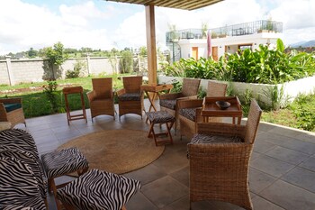 Moyoni Africa Lodge & Tours,,4 star
