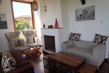 Moyoni Africa Lodge & Tours,,4 star
