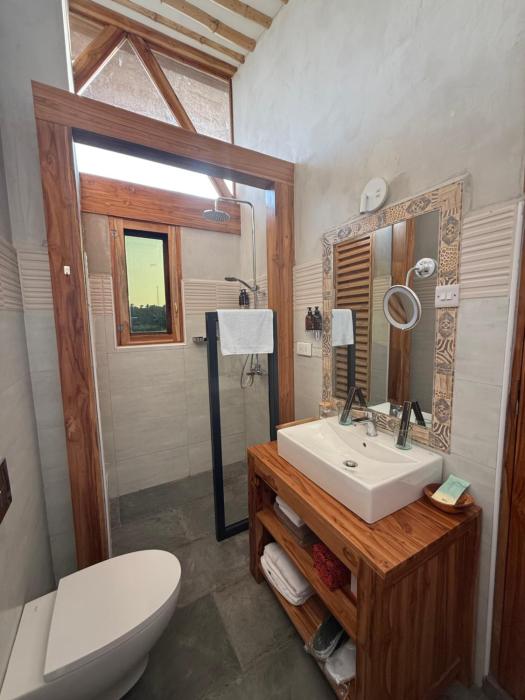 moyoni africa lodge and tours