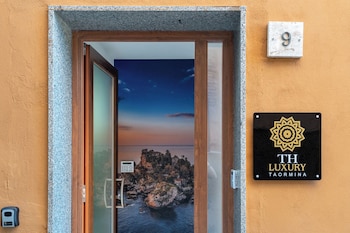 th luxury apartment taormina