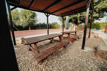 Albergue Multiaventura Active Andalucia,,2 star