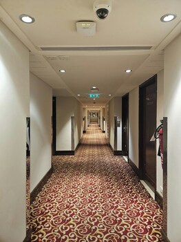 the 9th element hotel