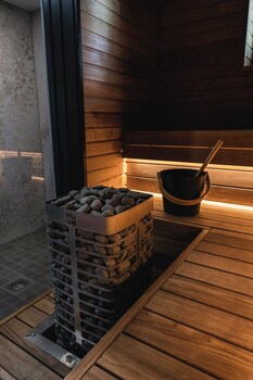 the 9th element hotel