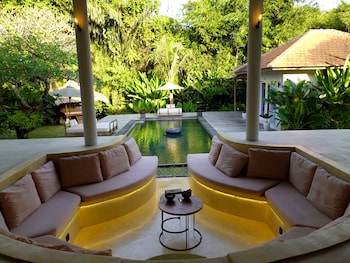 villa reina by soobali
