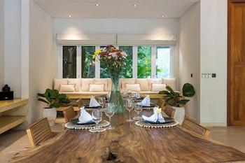 villa reina by soobali