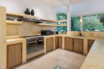 Villa Reina By Soobali,,2 star