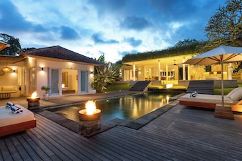 villa reina by soobali