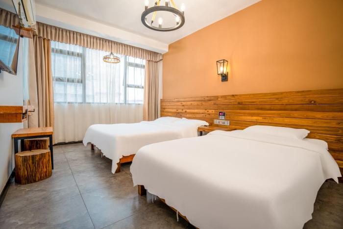 tianmen mountain loft art inn