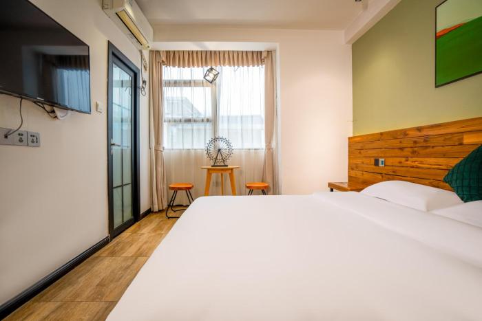 tianmen mountain loft art inn