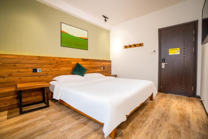 tianmen mountain loft art inn