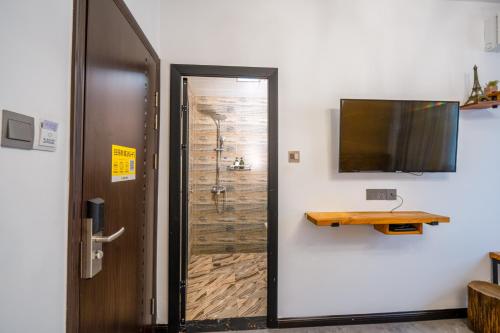 tianmen mountain loft art inn