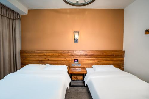tianmen mountain loft art inn