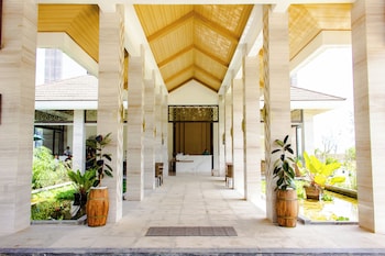 jamins hotel and resort inc