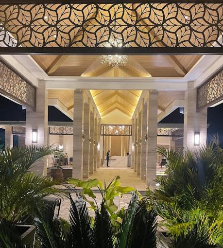jamins hotel and resort inc