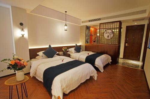 riverside peak lodge zhangjiajie wulingyuan national park