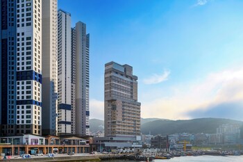 Busan Hotel Grazie,,4 star