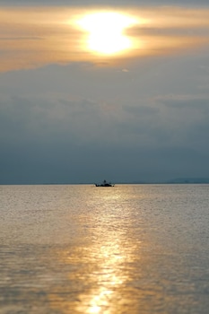 floating home in reef resort unit 6