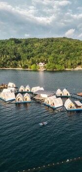 floating home in reef resort unit 6