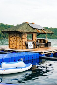 Floating Home In Reef Resort Unit 7,,2 star