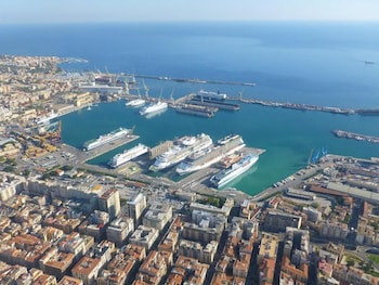 un passo dal porto